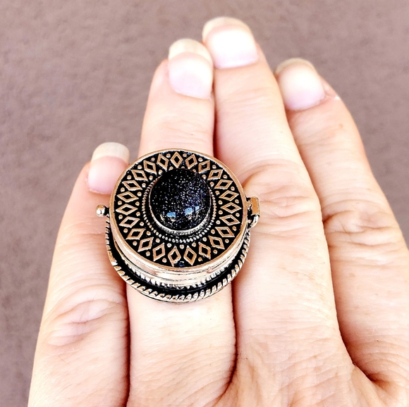 New Blue Sandstone Sunstone 925 Silver Poison Ring. - Picture 7 of 12